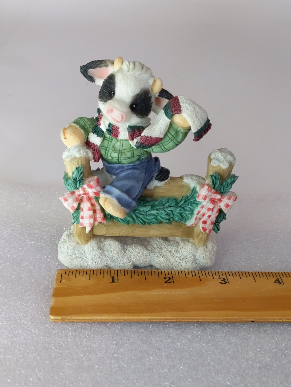 Enesco Mary's Moo Moo's 'Hoof Yourself A Mooey Little Christmas' Figurine - Picture 7 of 8